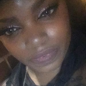 Meet your Posher, Leea